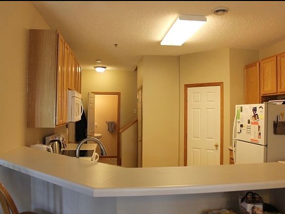 4th image of 4696 Blaine Ave