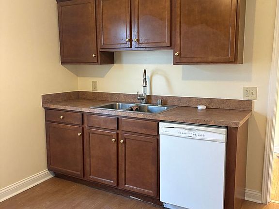 2nd image of 624 Addison Ave