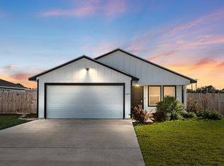 729 Flycatcher Dr, Palacios, TX 77465