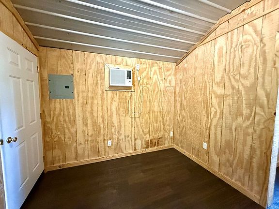 3rd image of 371 County Road 5516 Cabin 3
