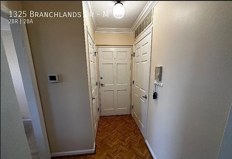 2 bed, 1079 sqft, $1,900 — Photo 3