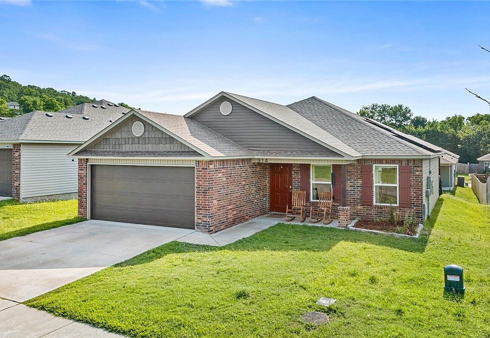1st image of 914 S Jaybird Ln