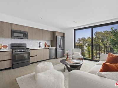 4506 Dockweiler St #303, Los Angeles, CA, 90019