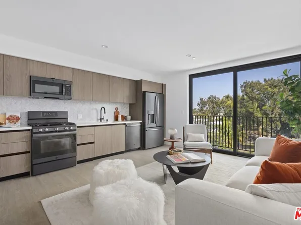 4506 Dockweiler St #201, Los Angeles, CA 90019