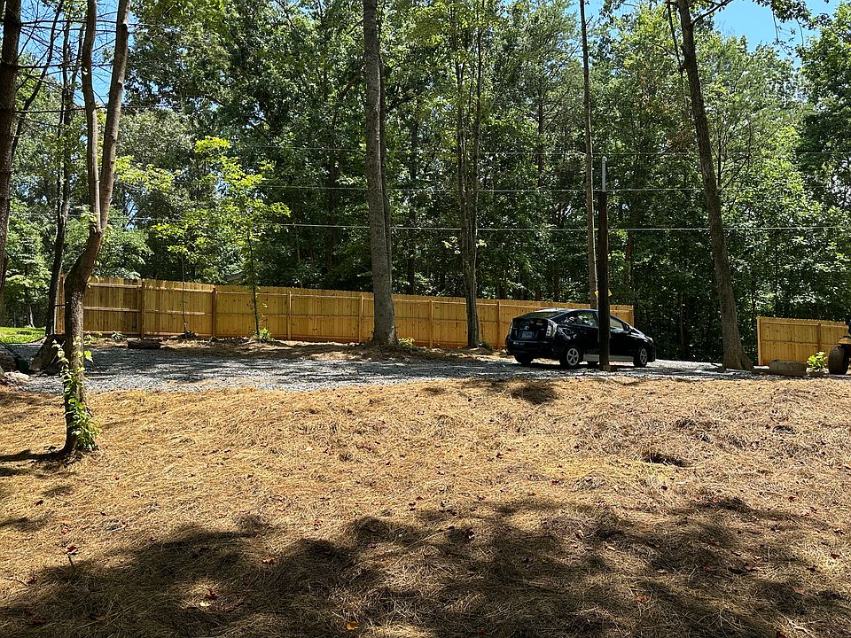 2nd image of 477 Fain St