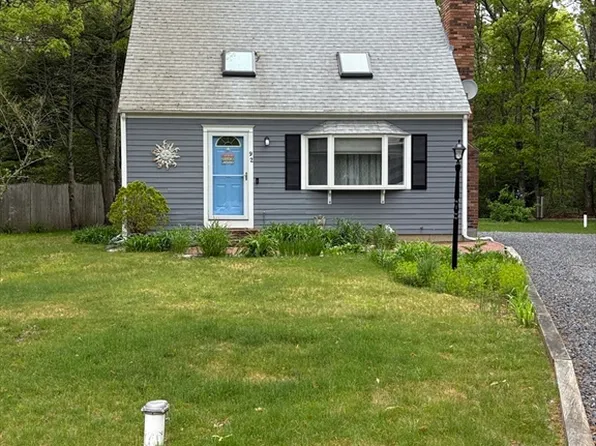 92 Santuit Pond Rd, Mashpee, MA 02649