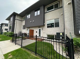 690 Hugo St S #205, Winnipeg, MB R3L 0J1