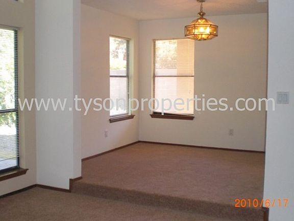 Formal Dining
