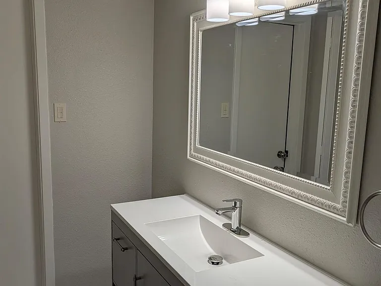 3258 Continental Dr — Photo 12