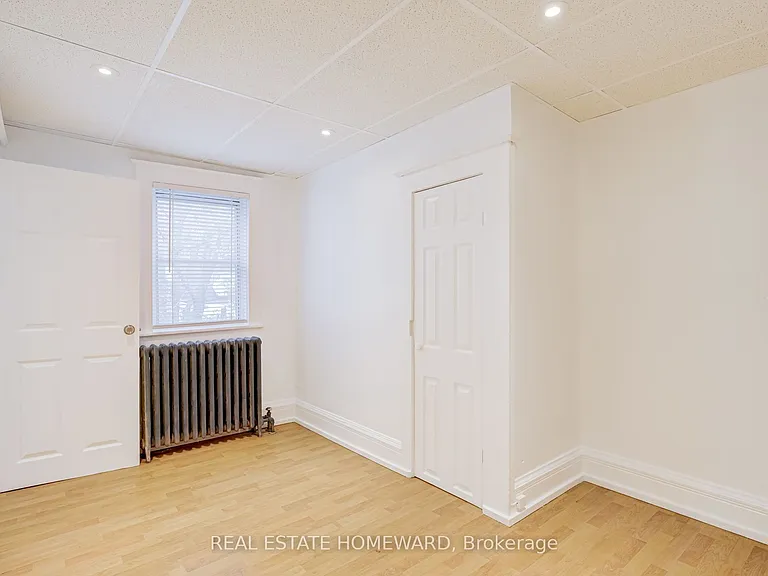 208 Ontario St #UPPER — Photo 29