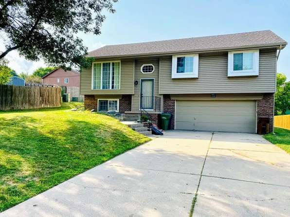 1708 Yorktown St, Bellevue, NE 68123