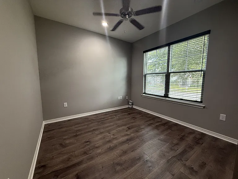 105 Creve Core Dr — Photo 3