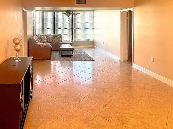 3rd image of 1707 Whitehall Drive #103