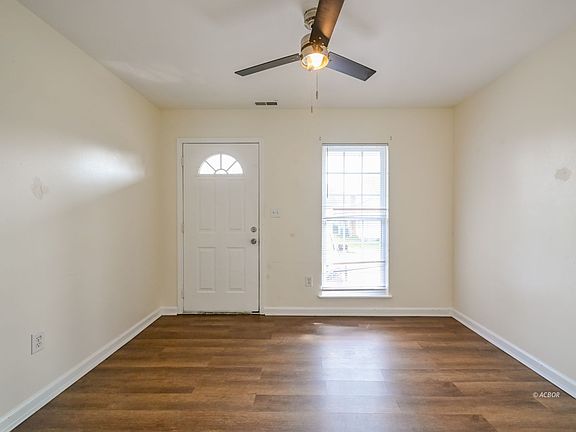 4th image of 7 W 2nd St