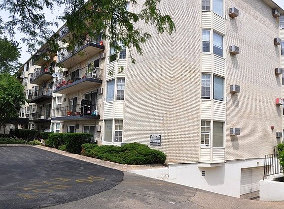 2nd image of 5506 Lincoln Ave #A117