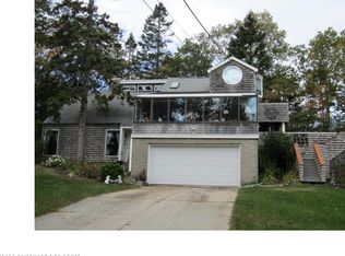 26 Algonquin Rd, Cape Elizabeth, ME 04107
