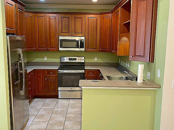 3rd image of 2736 Summer Meadow Dr
