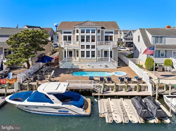 15 W Ryerson Ln, Brant Beach, NJ 08008