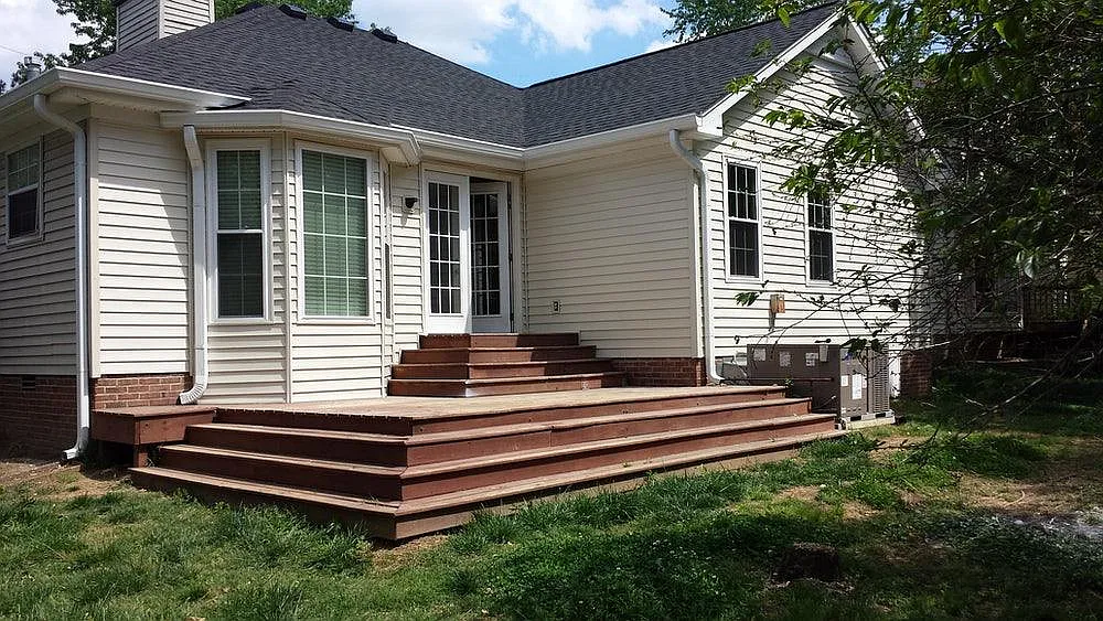 3 bed, 1159 sqft, $2,000 — Photo 2