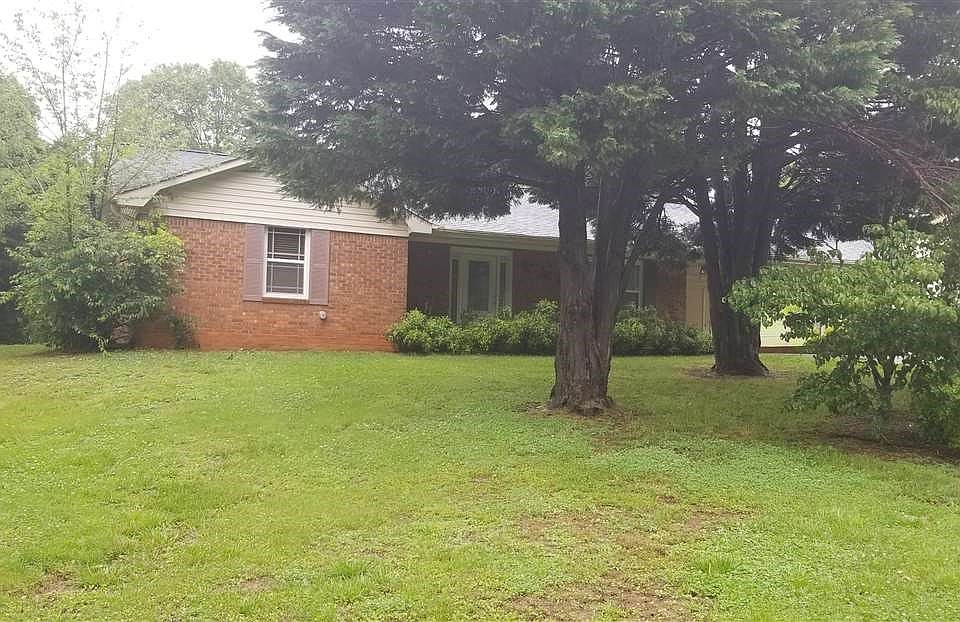 1st image of 118 Willowood Dr