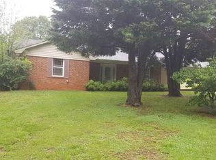 118 Willowood Dr, Spartanburg, SC 29303