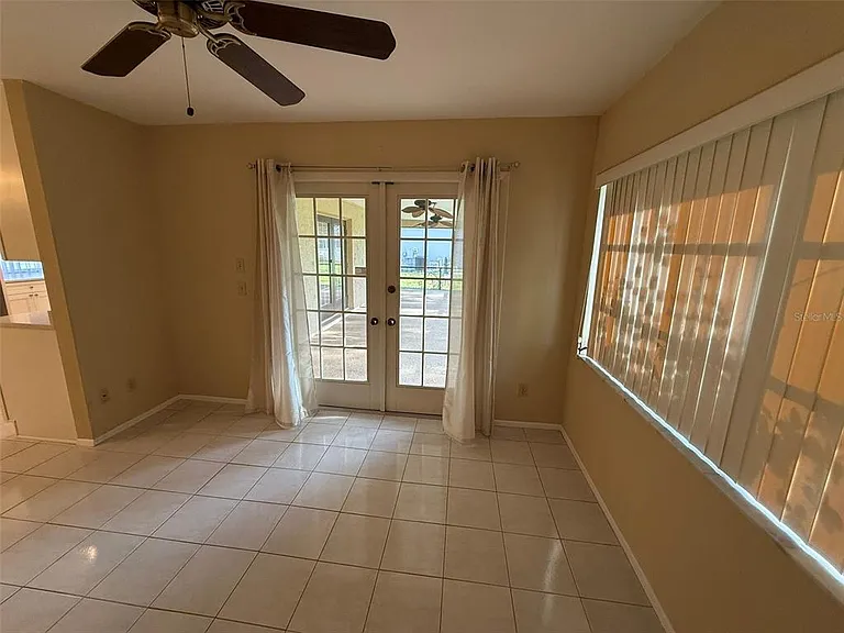 4270 Ascot Dr — Photo 9