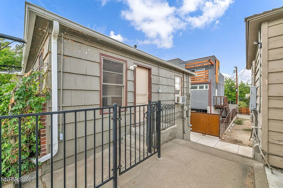 Building Photo - 343 Mount Rose St #1
