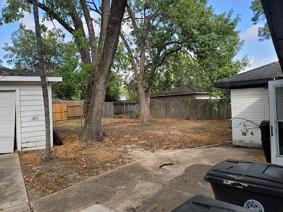3rd image of 7211 Deep Forest Dr
