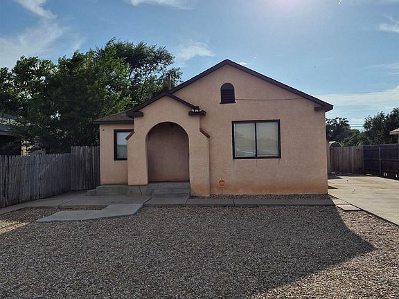 2nd image of 808 Maple St