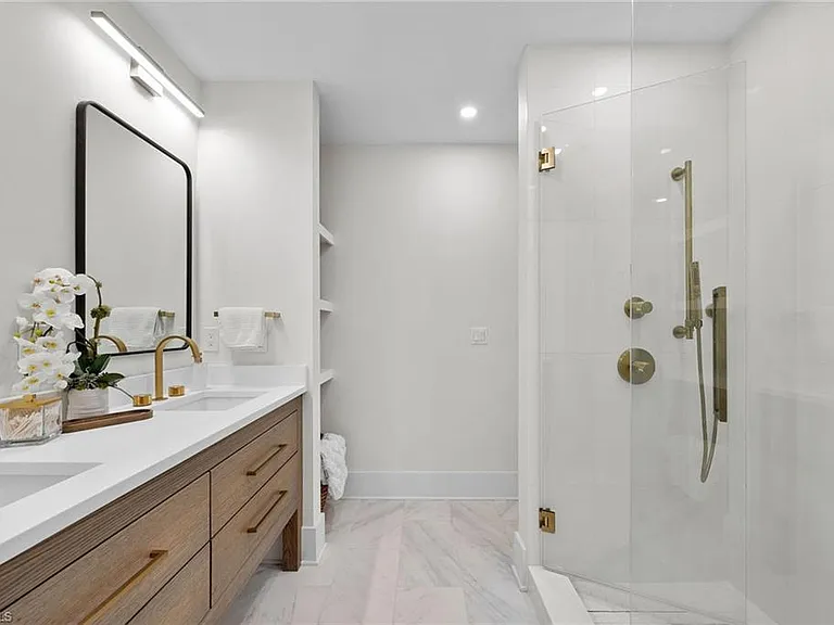 392 7th Ave S #4 — Photo 17