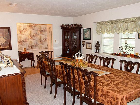 Formal dining