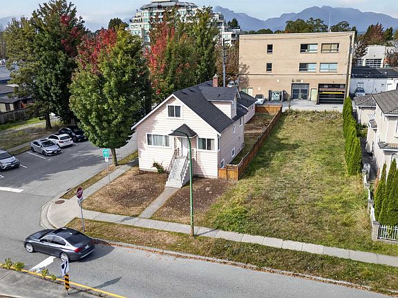2nd image of 4205 Pender St