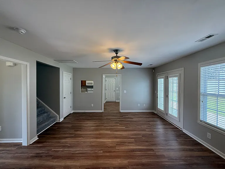 2403 Mid Salem Dr — Photo 4