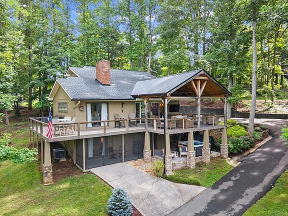 3rd image of 3755 Woods Creek Dr
