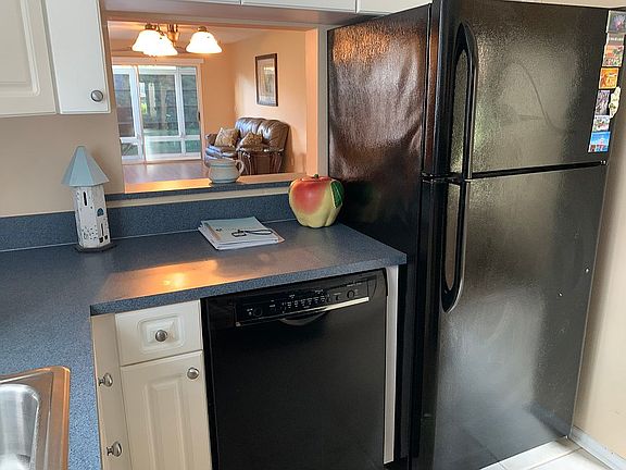 3rd image of 16 Lake Vista Trl APT 102