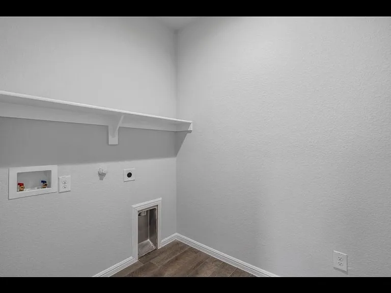 321 Youngblood — Photo 18