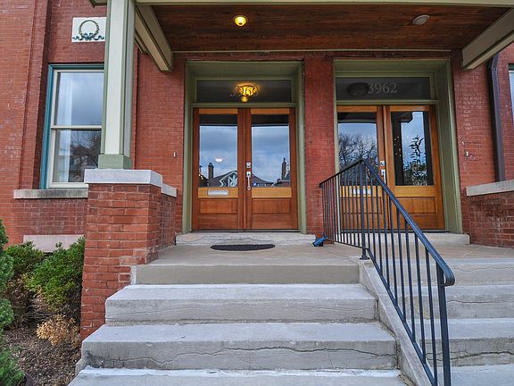 3rd image of 3960 Cleveland Ave