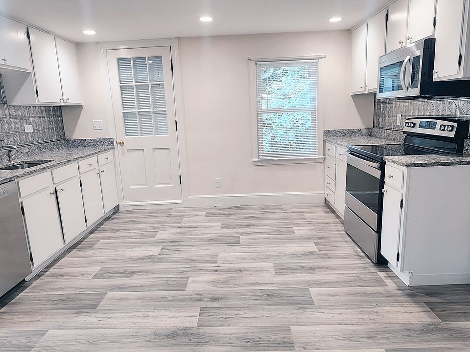 1st image of 34 Pond St APT 3