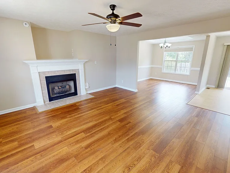 4920 Headwind Dr — Photo 2
