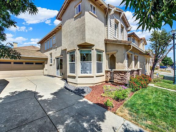 3rd image of 2402 White Drive