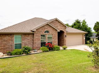 1302 Shawnee Trl, Granbury, TX 76048
