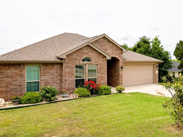 1302 Shawnee Trl, Granbury, TX 76048