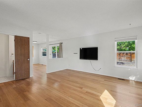 5th image of 4853 S Hoyt Street