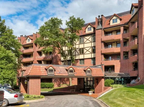 2880 Grand Ave APT 301, Des Moines, IA 50312