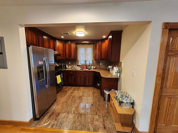 2nd image of 15503 Sanford Ave Floor 2