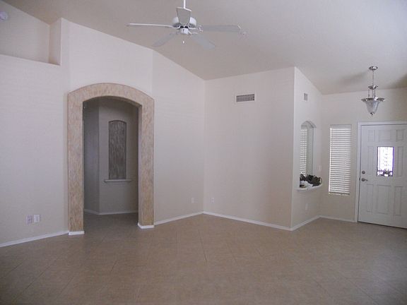 4th image of 11814 E Becker Ln
