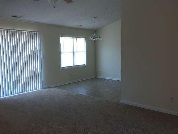 3rd image of 101 Legare Ct