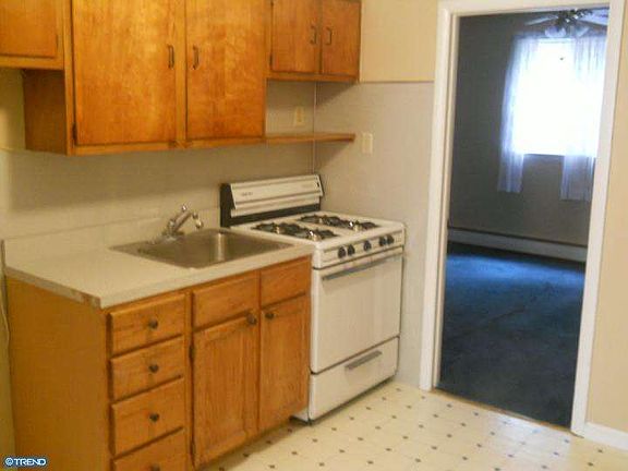 3rd image of 111 Devereaux Ave