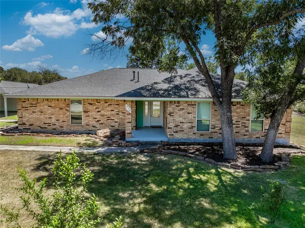 778 E Bellville St, Giddings, TX 78942