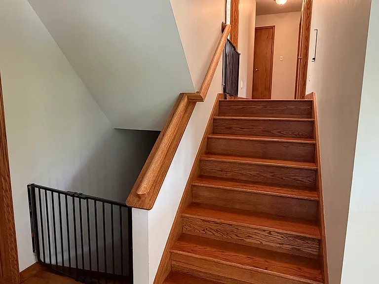 W176N8625 Sunset Ridge Dr — Photo 12